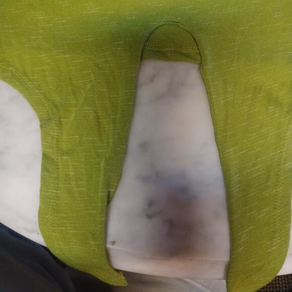 Truself Women's Pull-Over Top NWOT L Green with Sunflowers - Picture 4 of 6